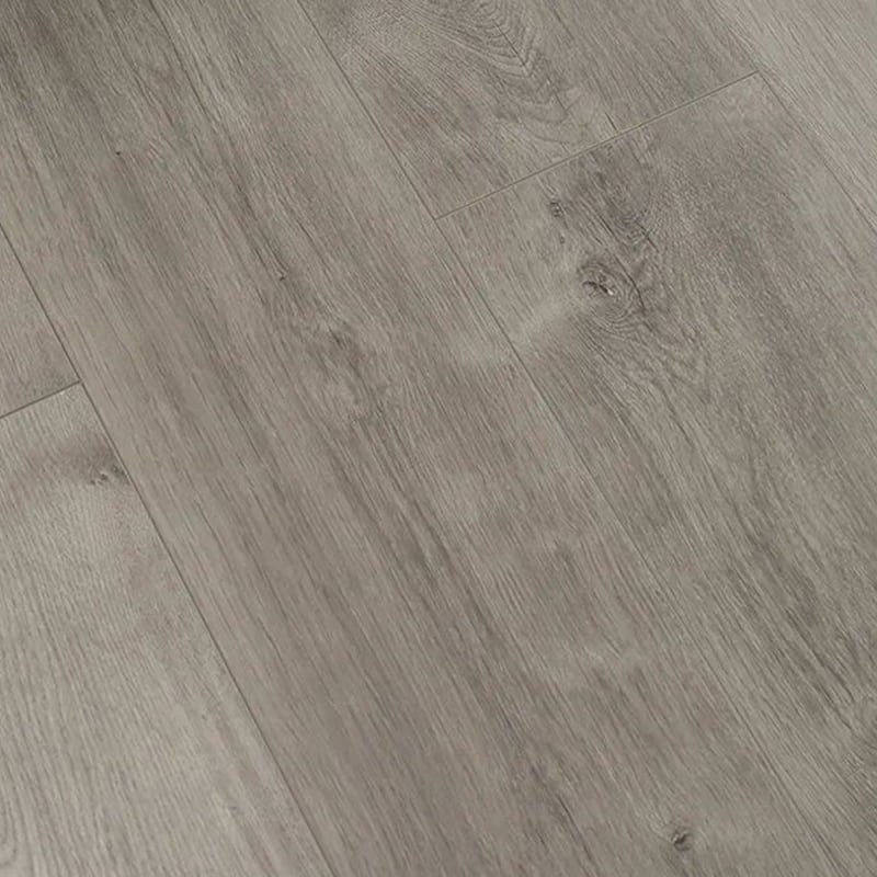 کفپوش چوبی مهندسی شده چندلایه بلوط برجستگی دانه ای مات روی قفل چند لایه